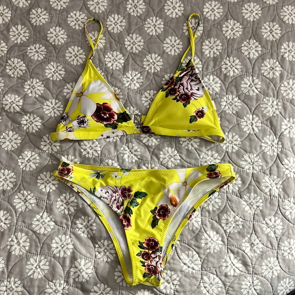 Floral bikini set
